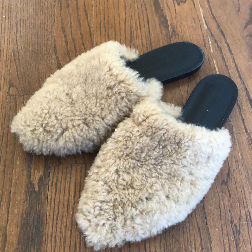 Jenni Kayne Shearling Slippers in Tan and Black
